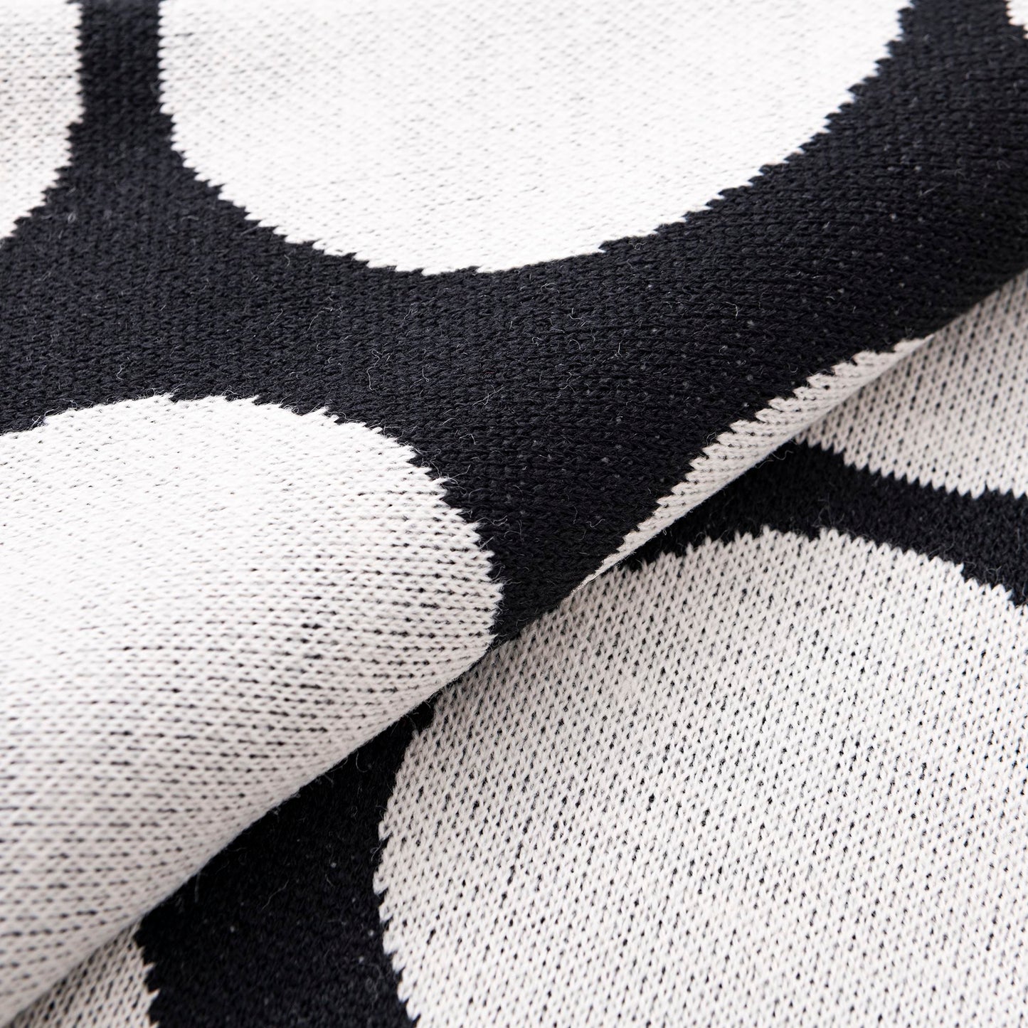 Manta 140x190cm 100% Acrilico 1000gr Topos Negros Benetton_4