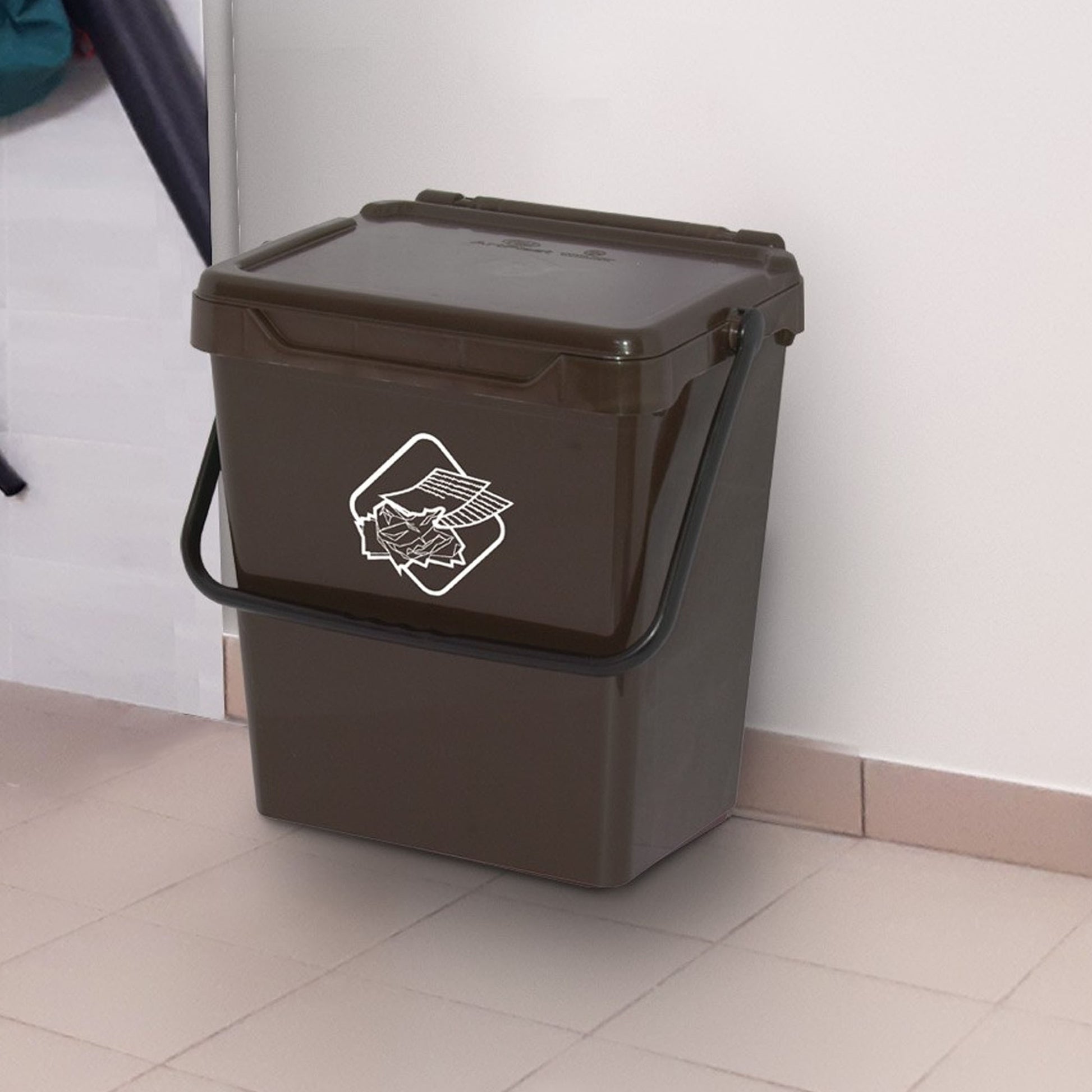Cubo De Polipropileno Con La Manija Y La Cubierta, De Color Verde, 30 Lt. 400x305x390 Mm_3
