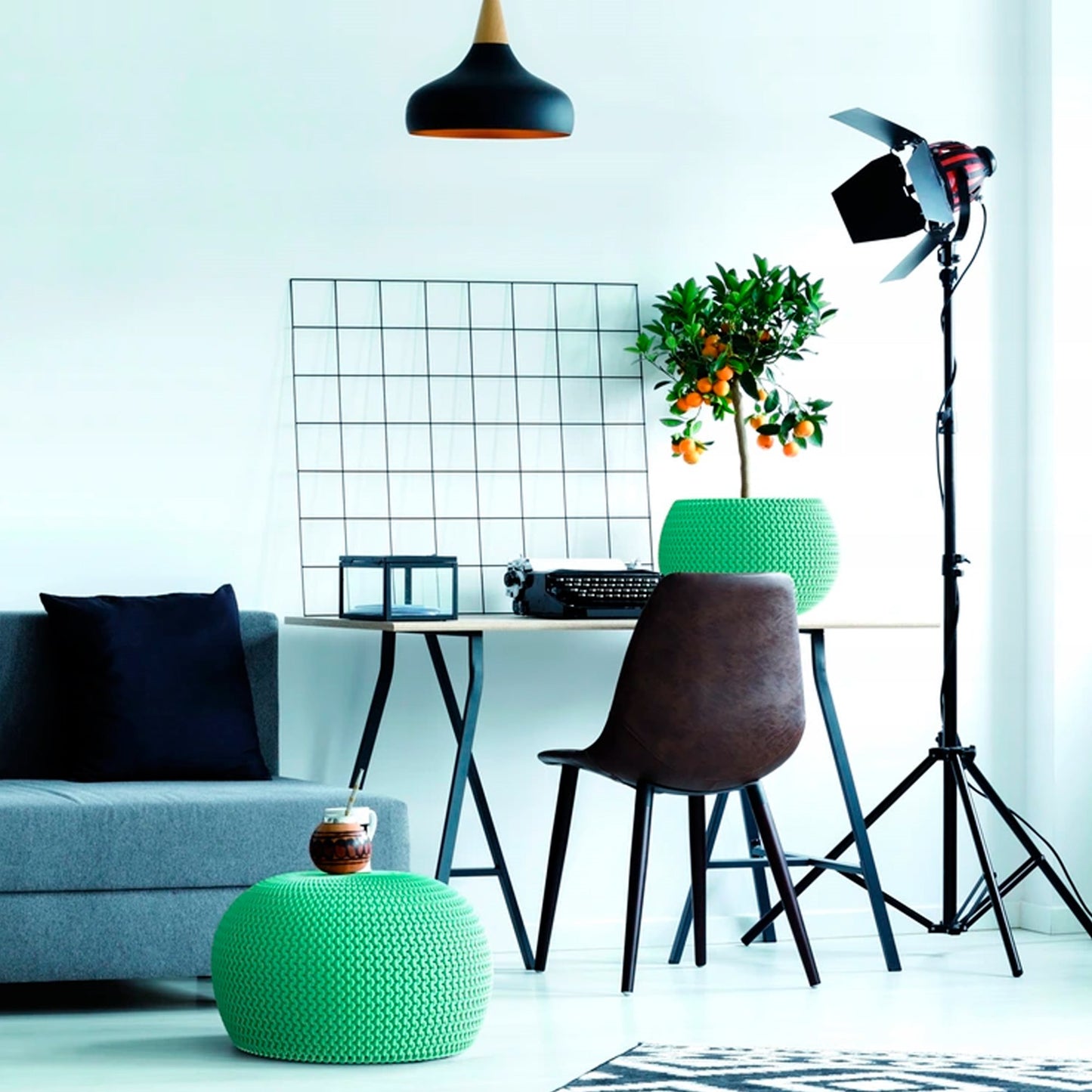 Maceta Redonda Con Deposito Splofy Bowl De Plastico En Color Mocca 23,9 (largo) X 23,9 (ancho) X 16,1 (altura) Cm