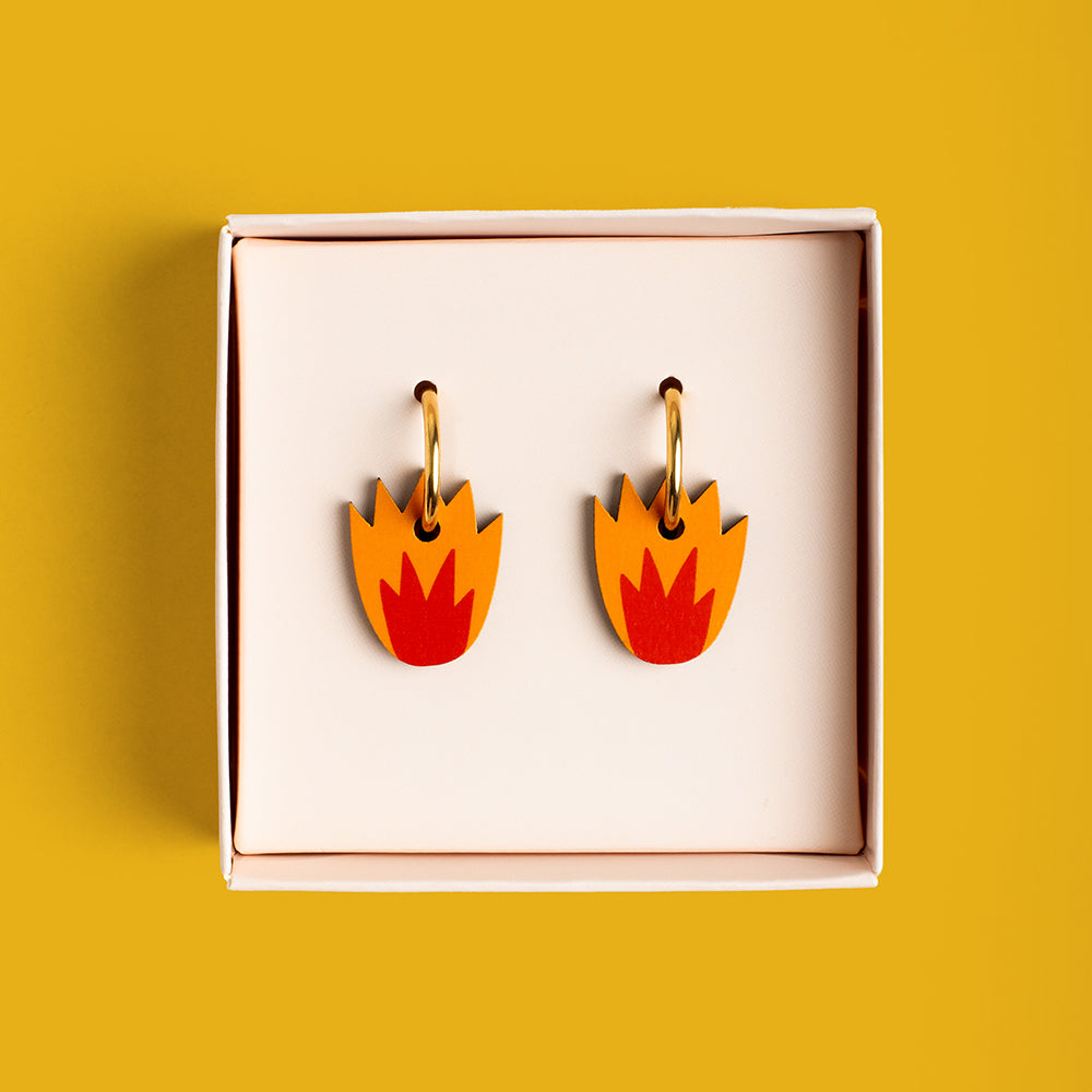Pendientes Fuego - Aro de Acero Quirúrgico y Bañado en Oro de 18k - Nature Vibes_1