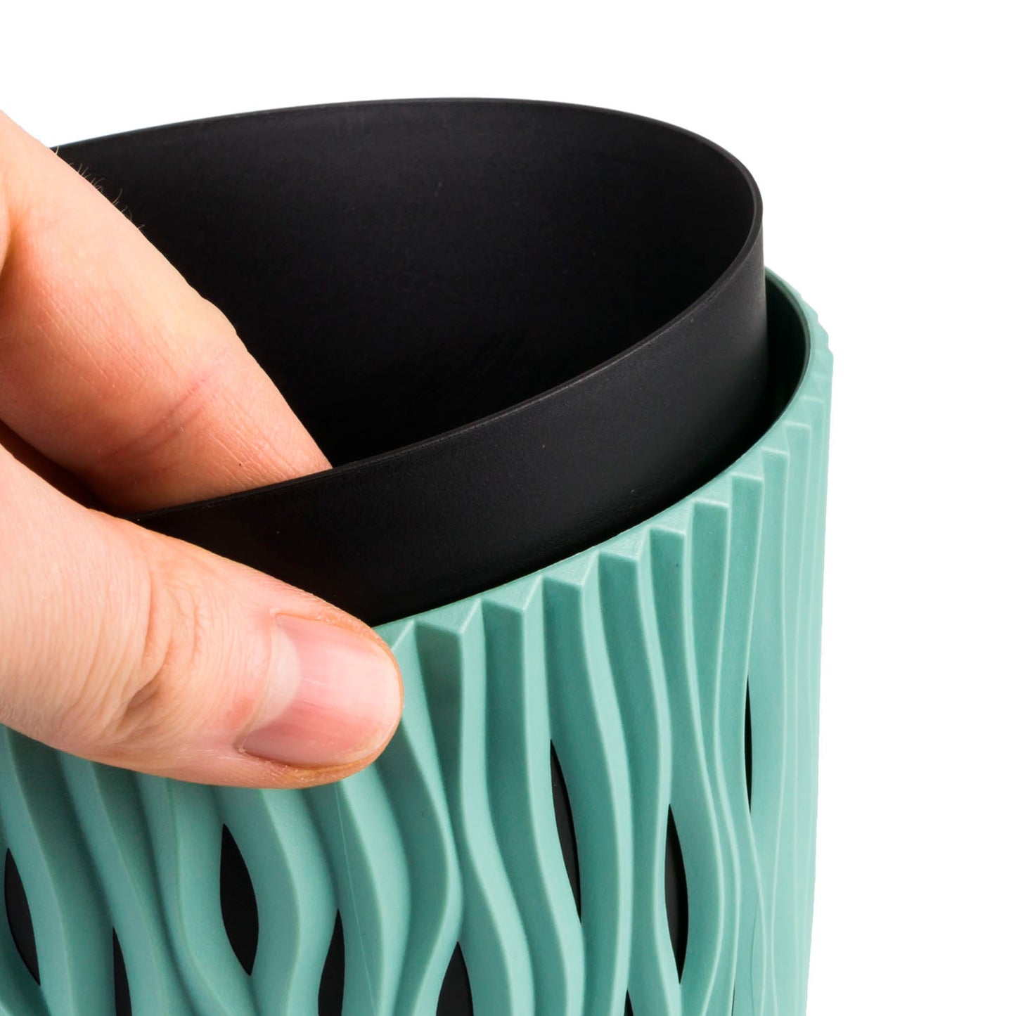 Maceta Redonda De Plastico Sandy Round En Color Salvia 15,8 (largo) X 15,8 (ancho) X 13,8 (alto) Cm