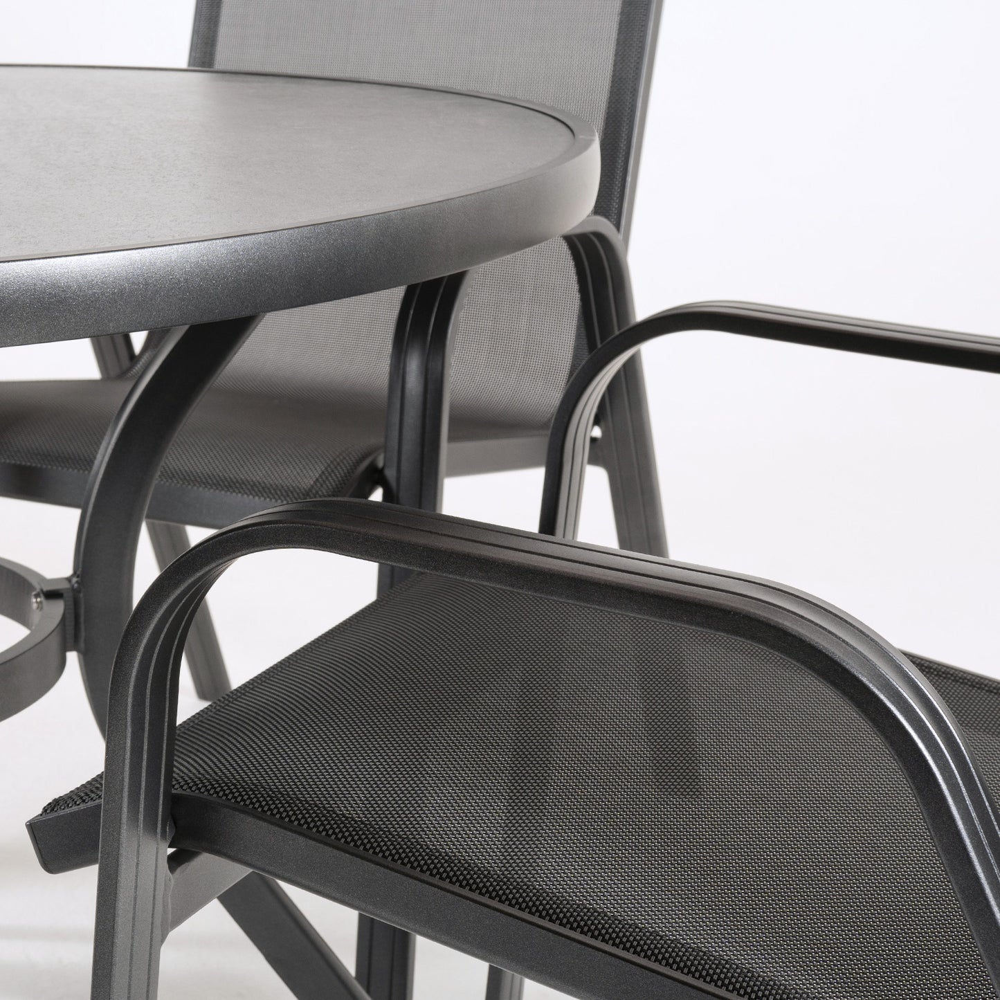 Conjunto De Terraza, Mesa Redonda De 105 Cm De Diámetro Y 4 Sillones De Aluminio Color Antracita._4