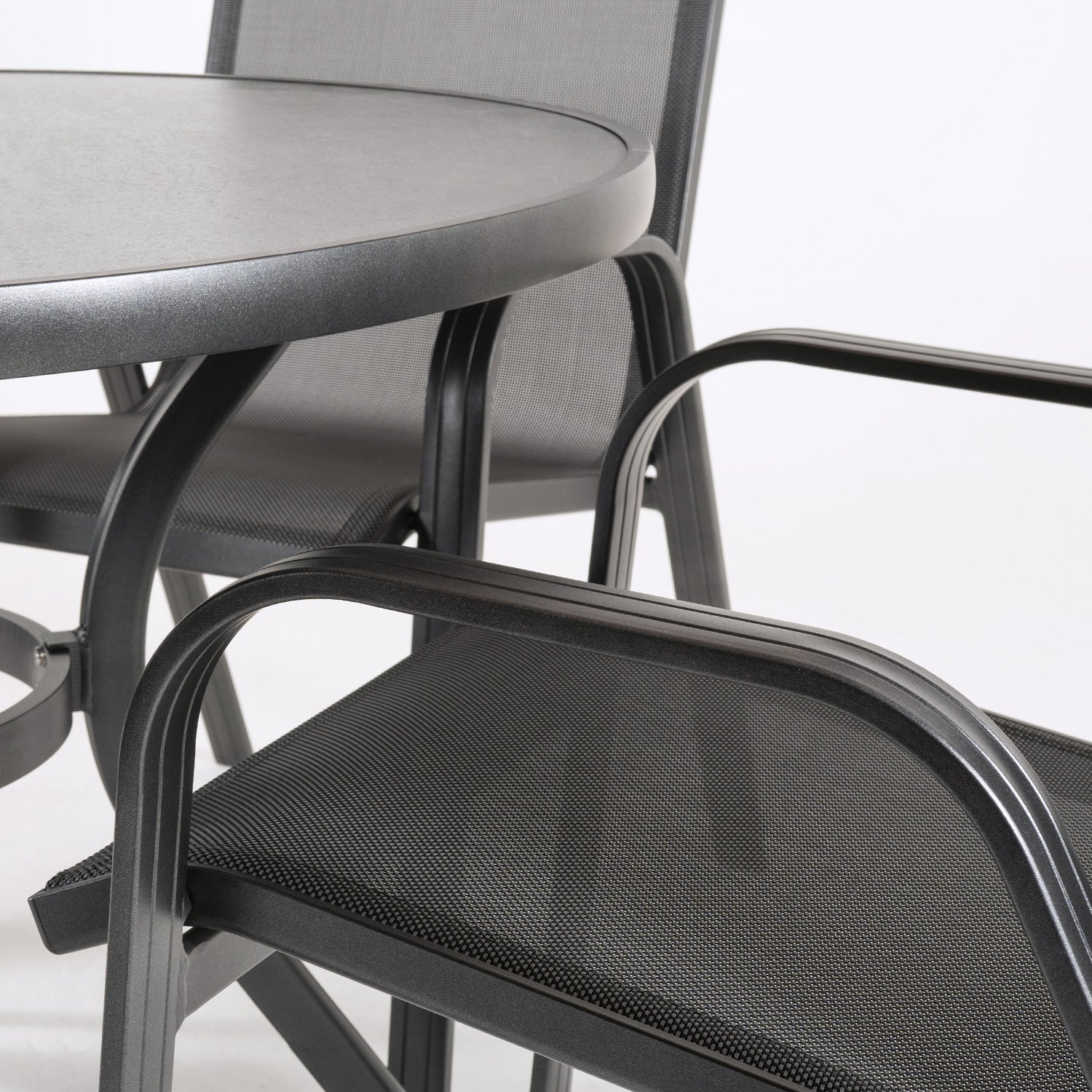 Conjunto De Terraza, Mesa Redonda De 105 Cm De Diámetro Y 4 Sillones De Aluminio Color Antracita._4
