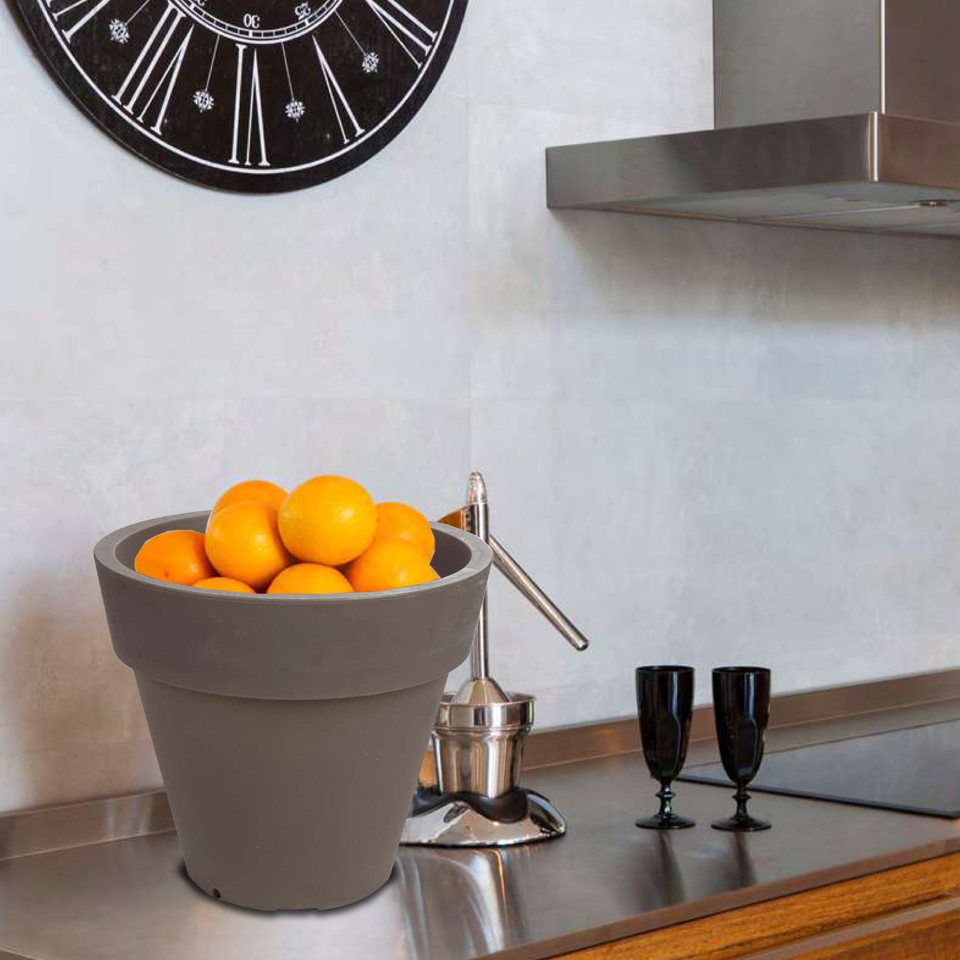 Macetero De Polietileno Por Rotomoldeo Color Topo 35x30 Cm