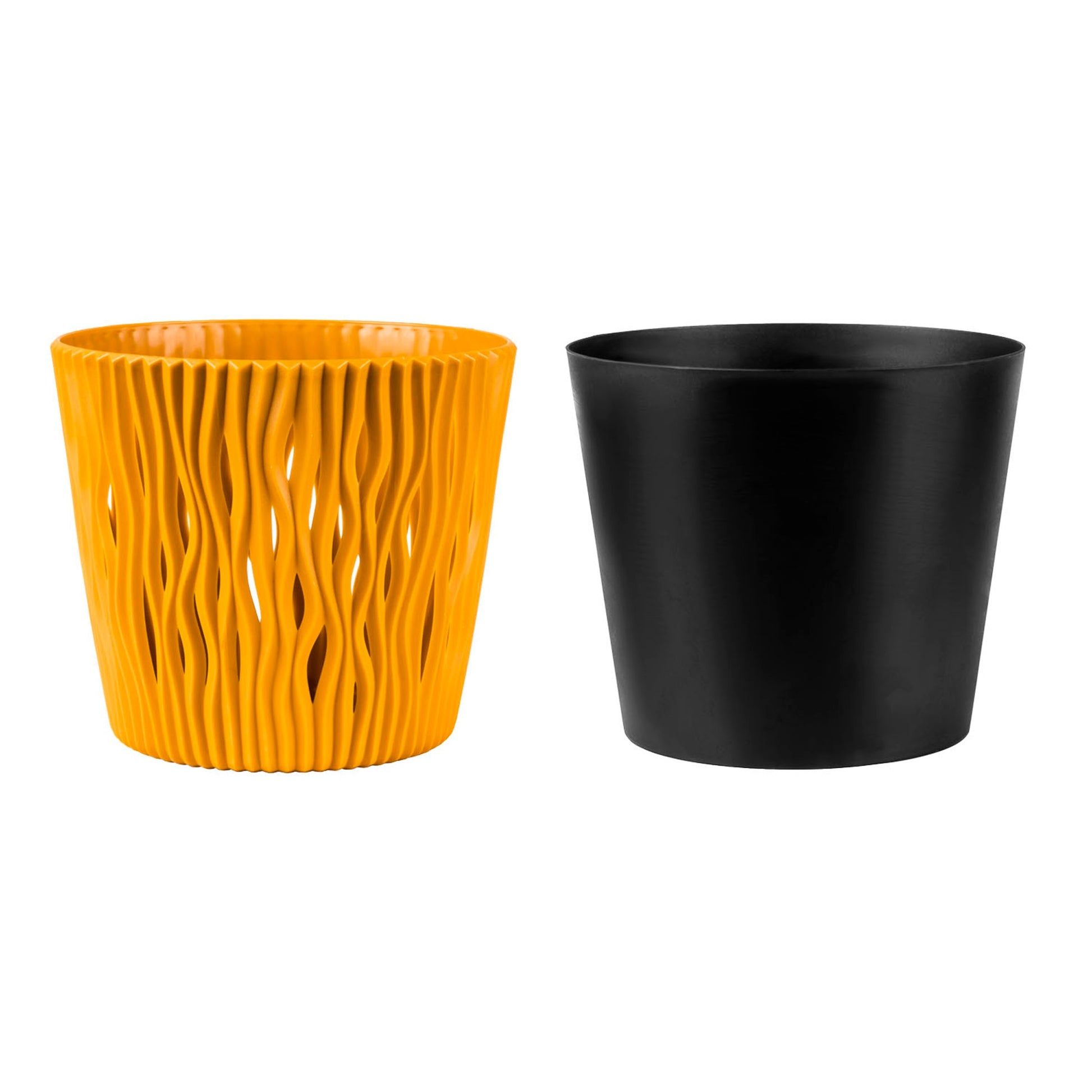 2x Maceta Redonda De Plastico Sandy Round En Color Mostaza 15,8 (largo) X 15,8 (ancho) X 13,8 (alto) Cm