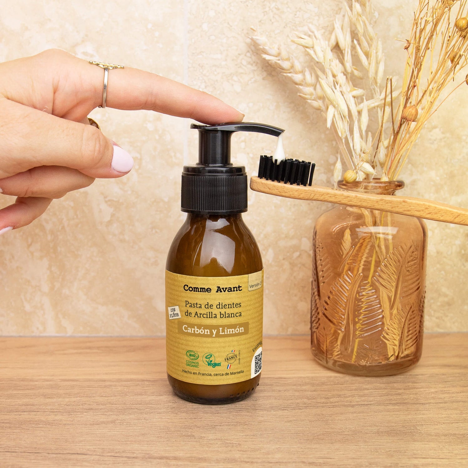 Pasta De Dientes Con Carbón Vegetal Y Limón_1