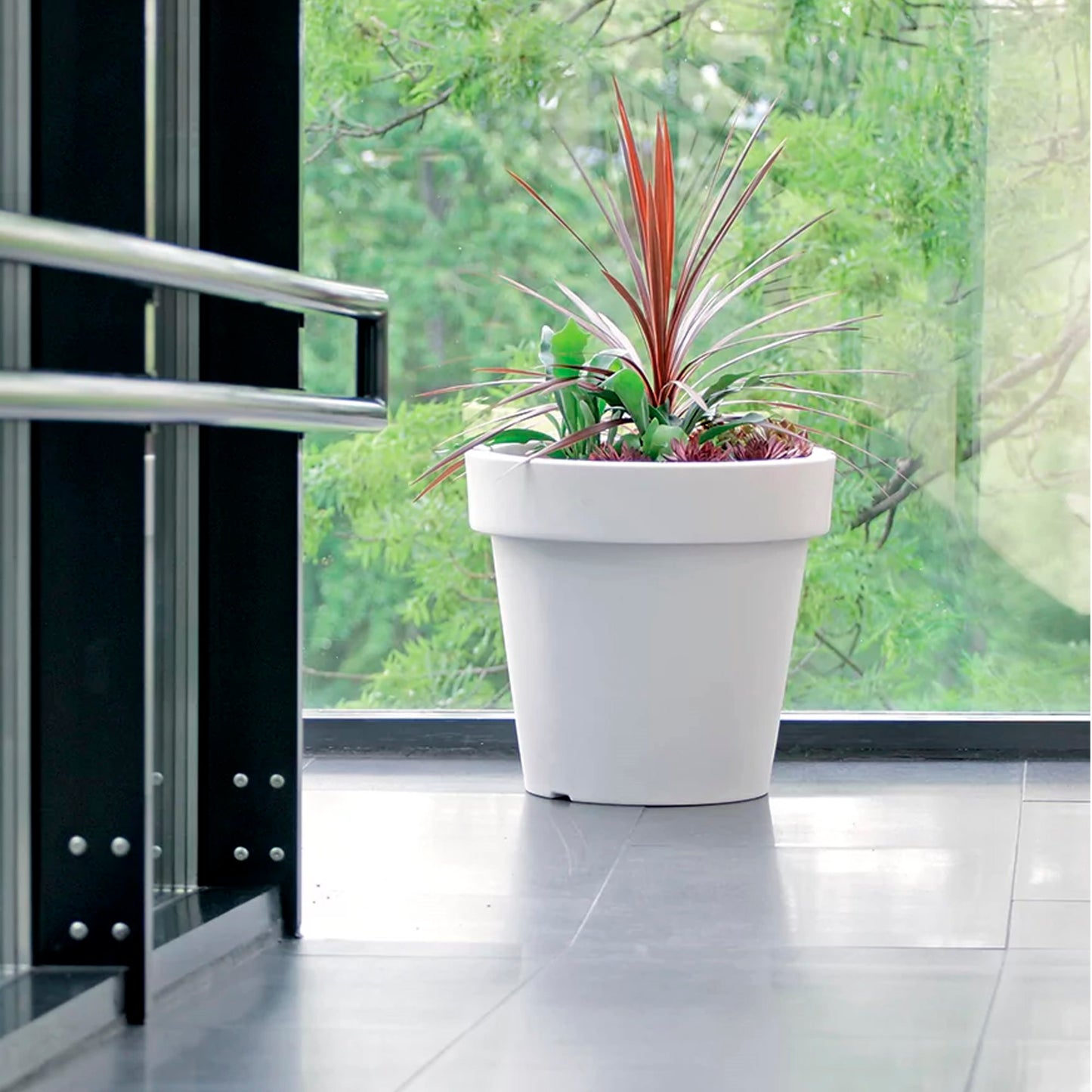 Maceta Lexo Round 212l., Dimensiones (mm) 800x800x740, Color Antracita