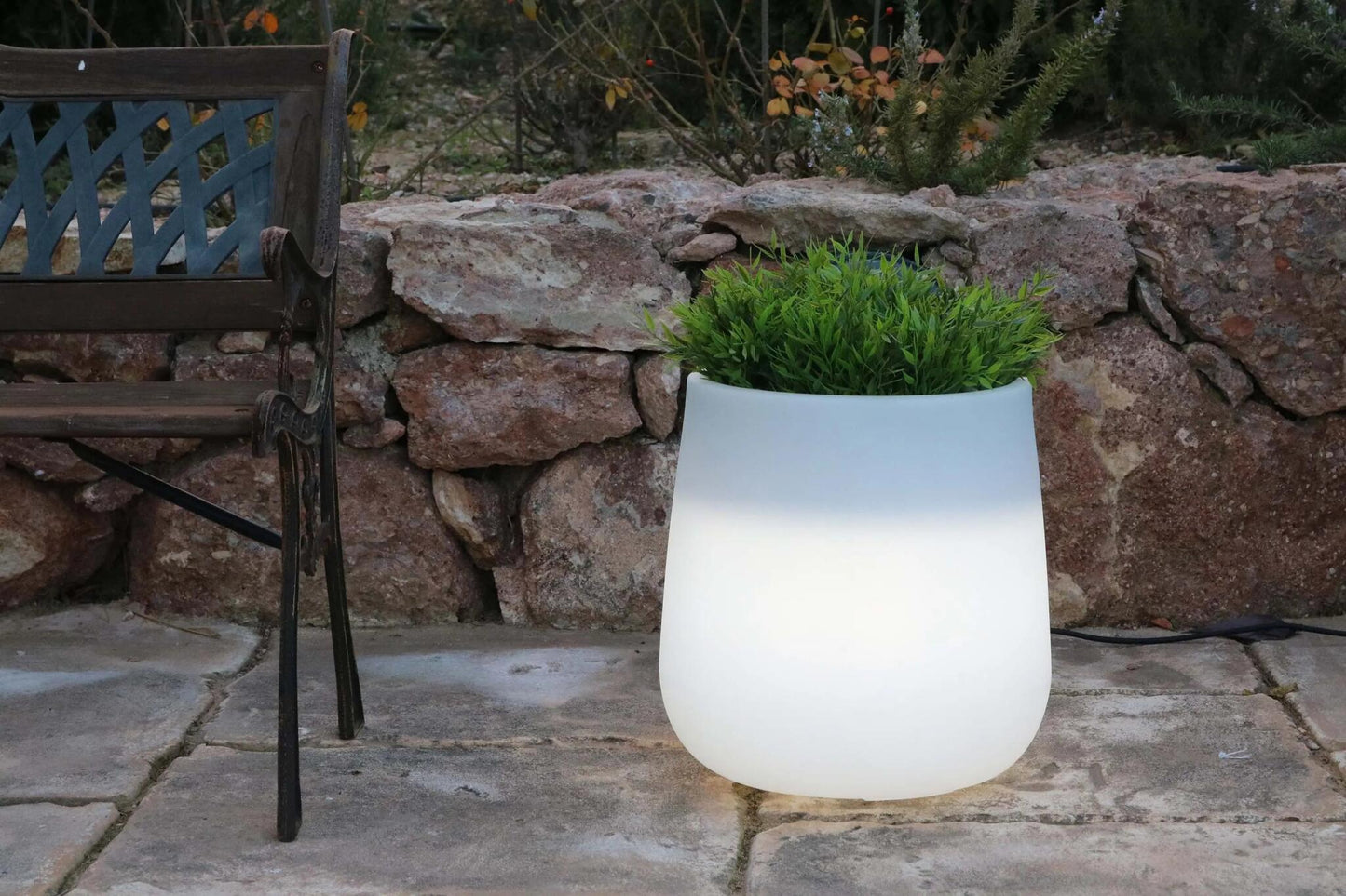 Jardineras Camelia / Ø39x39 Cm. / Blanco / Luz Fría Con Cable_0