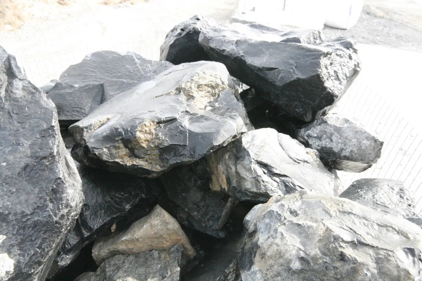 Roca Negra Igea / Big Bag 1.000 Kg. / 150-300 Mm._4
