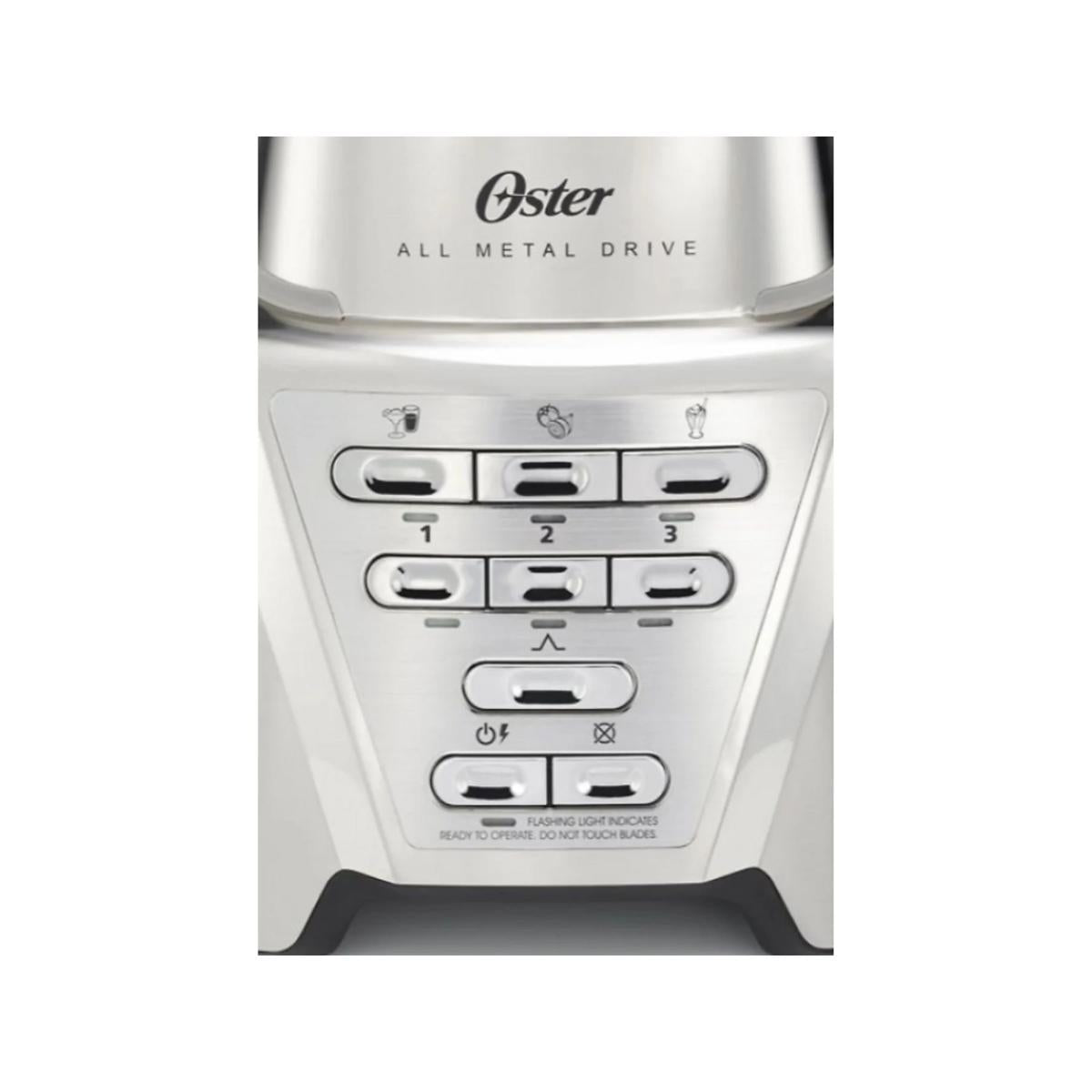Liquidificador Oster 1.9L Pro com motor reversível e 1100W