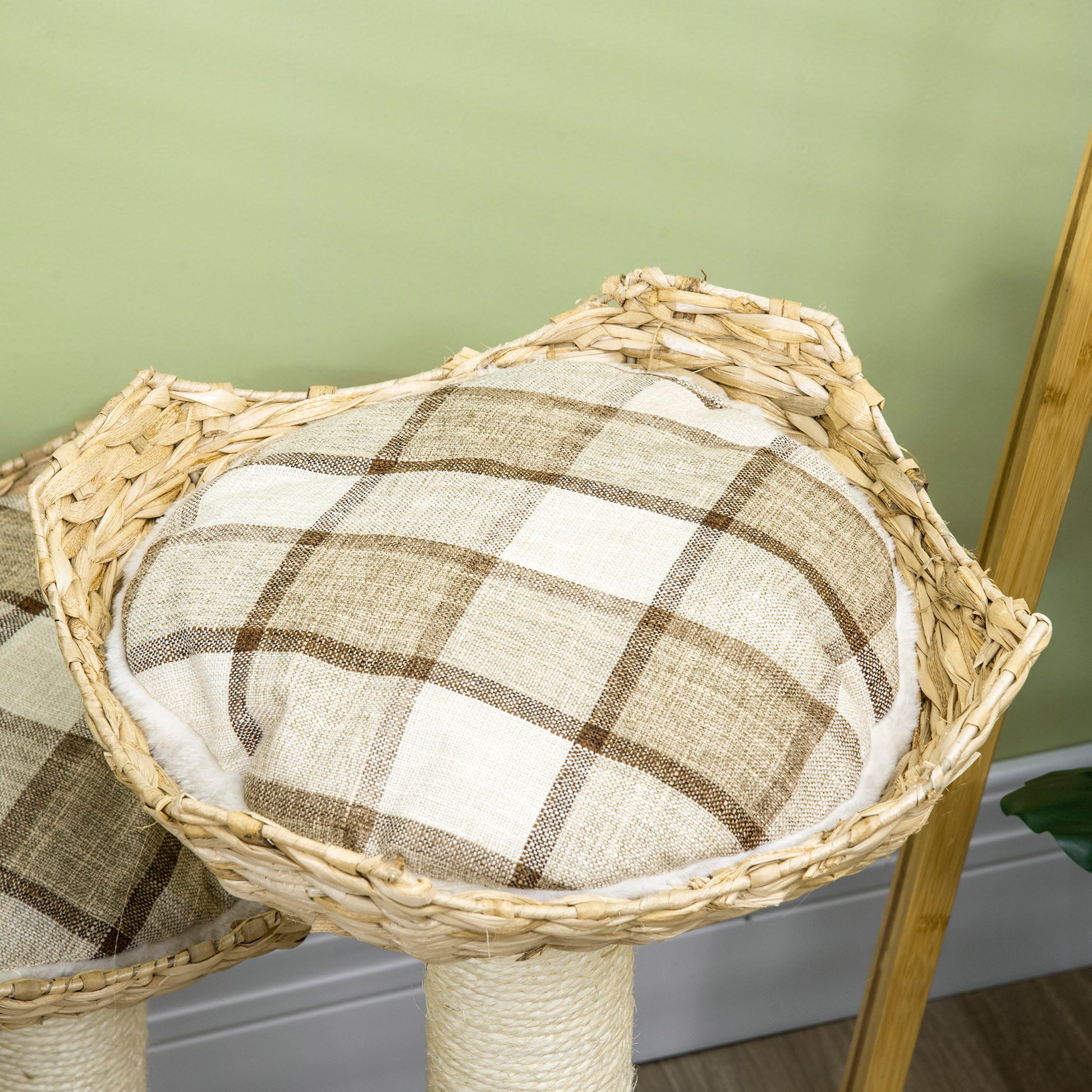 Pawhut Árbol Rascador Para Gatos Altura 75 Cm Con 3 Camas Cojines Totora Postes_3