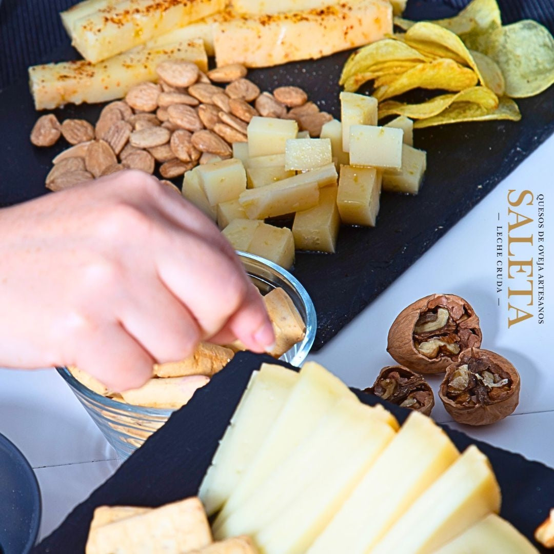 Saleta® Surtido De 4 Bolsas De Queso Precortado Curado De Oveja En Aceite De Oliva Virgen, Con Romero, Miel Y Guindilla_5