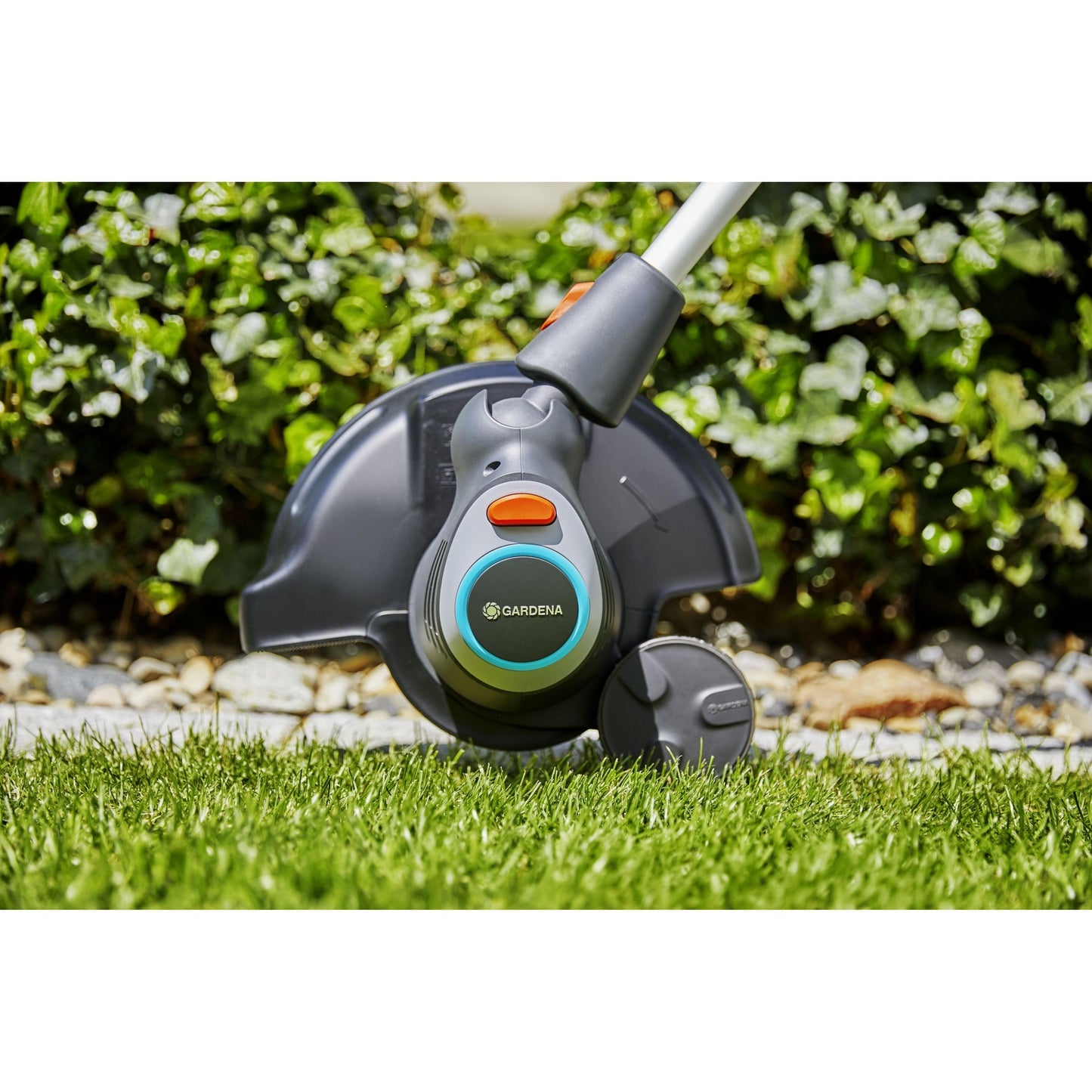 Aparador de relva elétrico Gardena ComfortCut 650/28