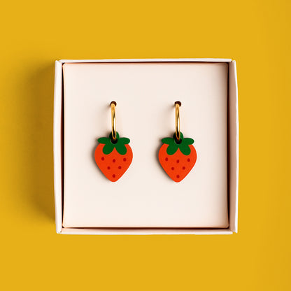 Pendientes Fresa - Aro de Acero Quirúrgico y Bañado en Oro de 18k - Nature Vibes_1