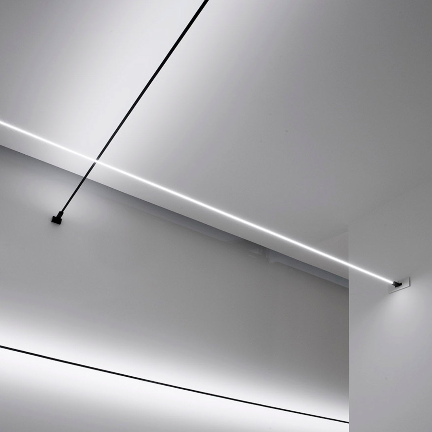 Skyline Linear Wall Base Sujección_2