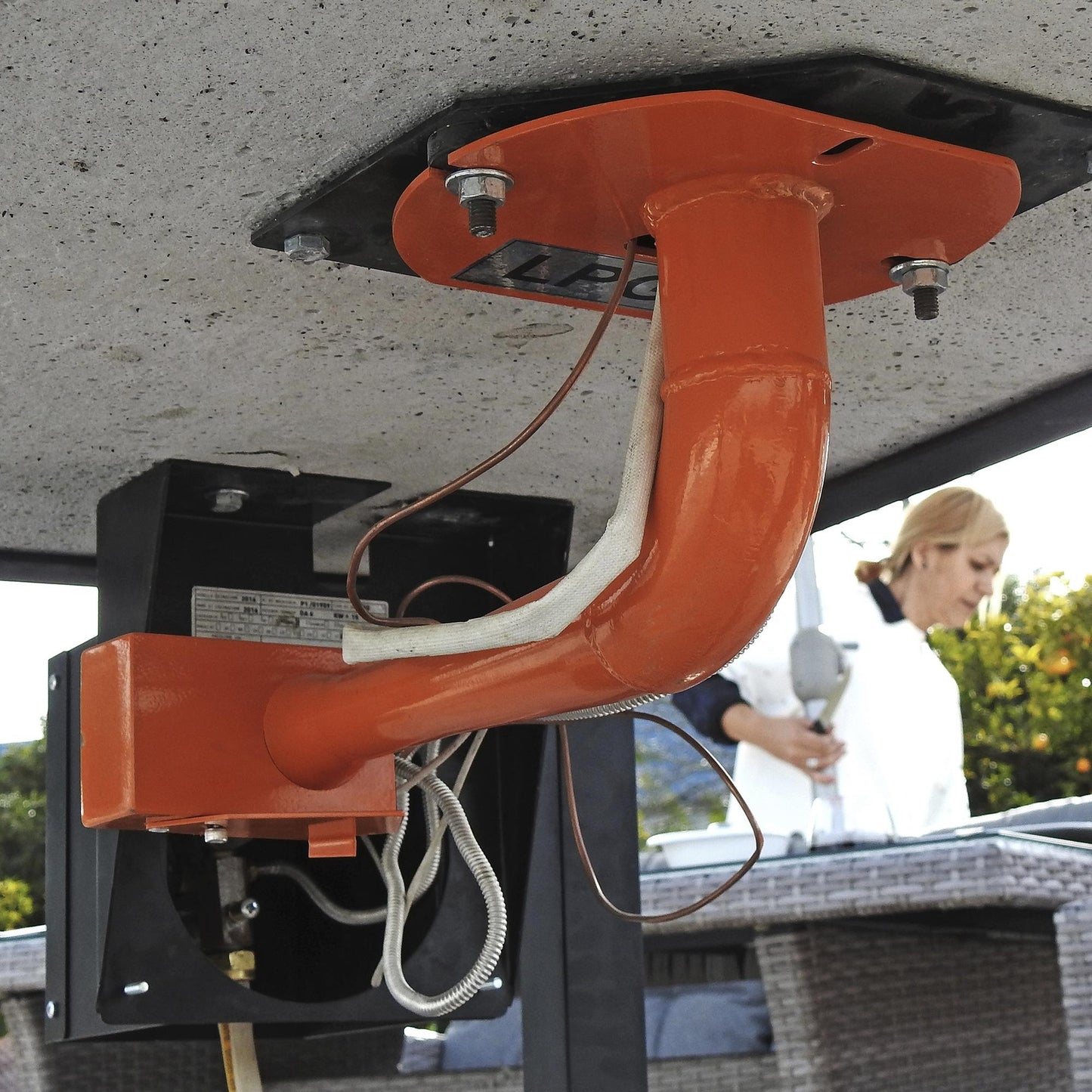 Forno Kitaway com queimador Tuozi e base em metal