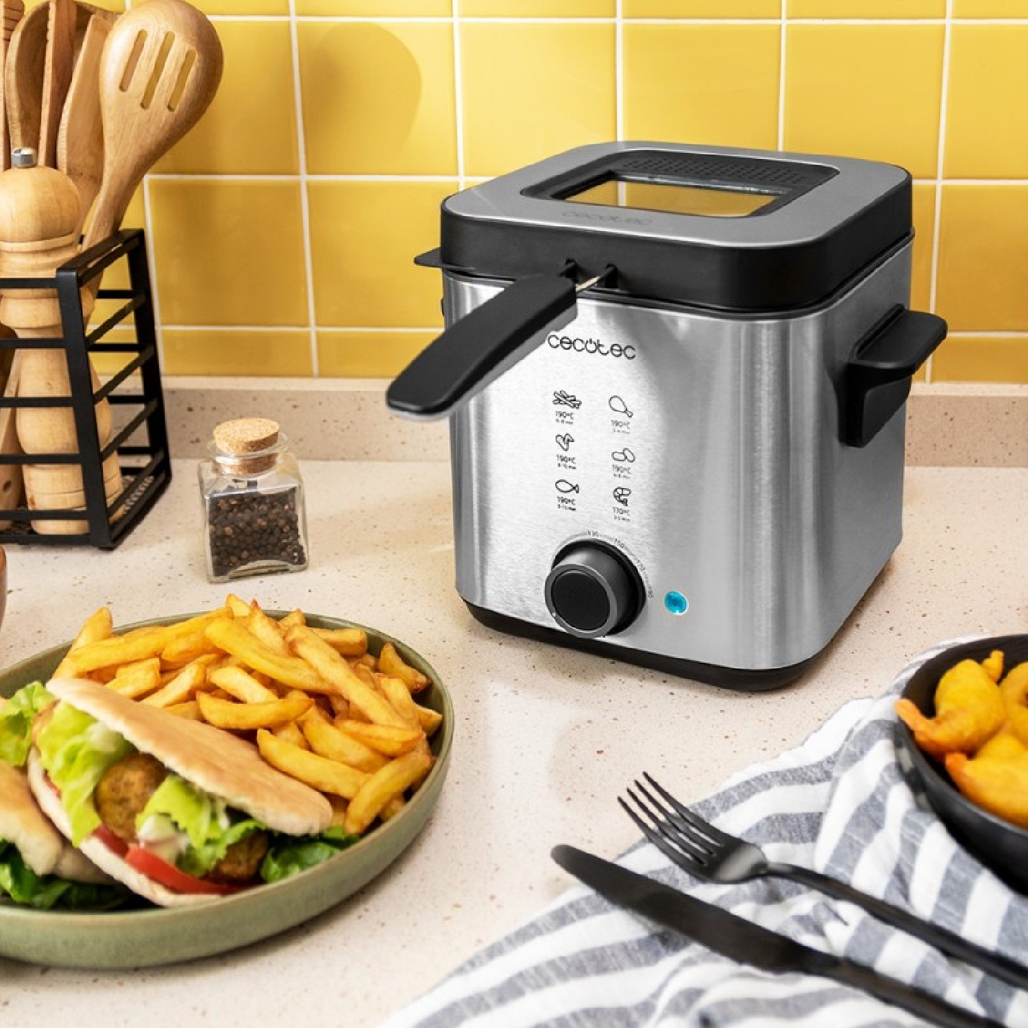 Freidora Eléctrica De Aceite Cleanfry Advance 1500 Inox. 900 W, Capacidad 1,5 L, Acero Inoxidable, Filtro Oilclean, Cubeta Extraible, Tapa Con Venta_1