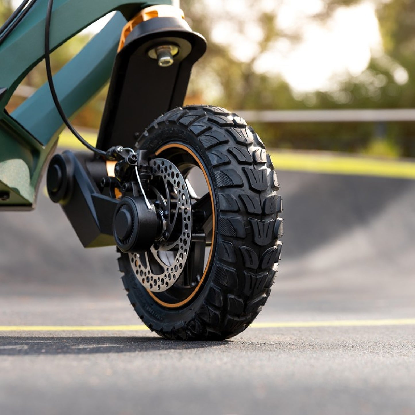 Patinete Eléctrico Bongo Z+ Off Road. 1000 W, Suspensión Dinámica De Doble Brazo Con Tecnología Sxƨ, Autonomía De Hasta 50 Km, Ruedas Off Road De 10_3