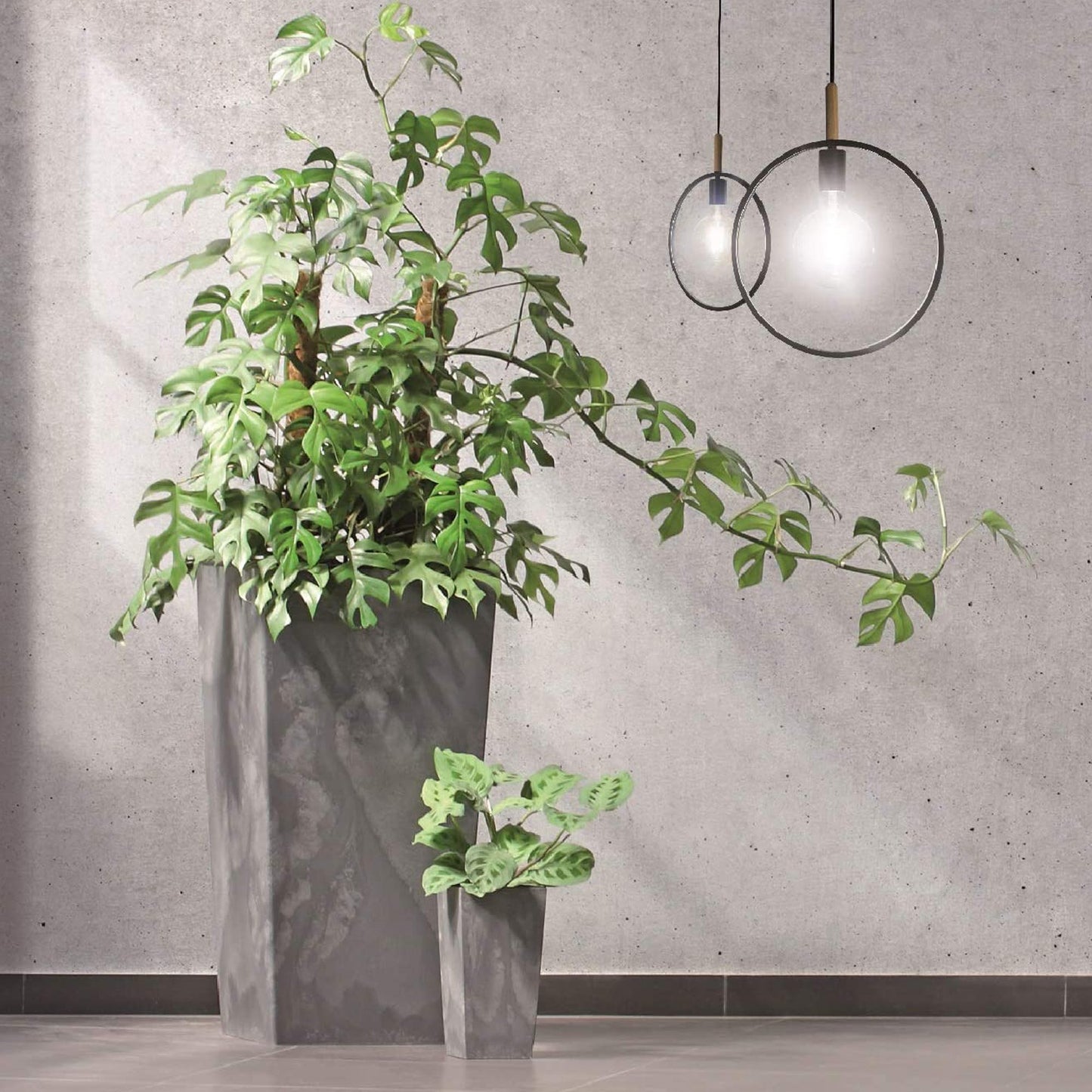 Maceta Alta 11,4 L Prosperplast Urbi Square Effect De Plástico Con Depósito En Color Gris Claro, 37,5 (alto) X 19,5 (ancho) X 19,5 (profundo) Cms