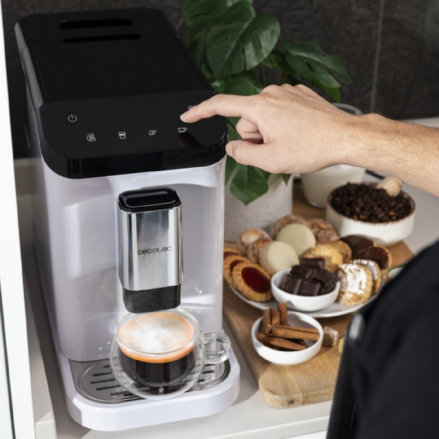 Cecotec Cafetera Superautomática Cremmaet Macchia White_3