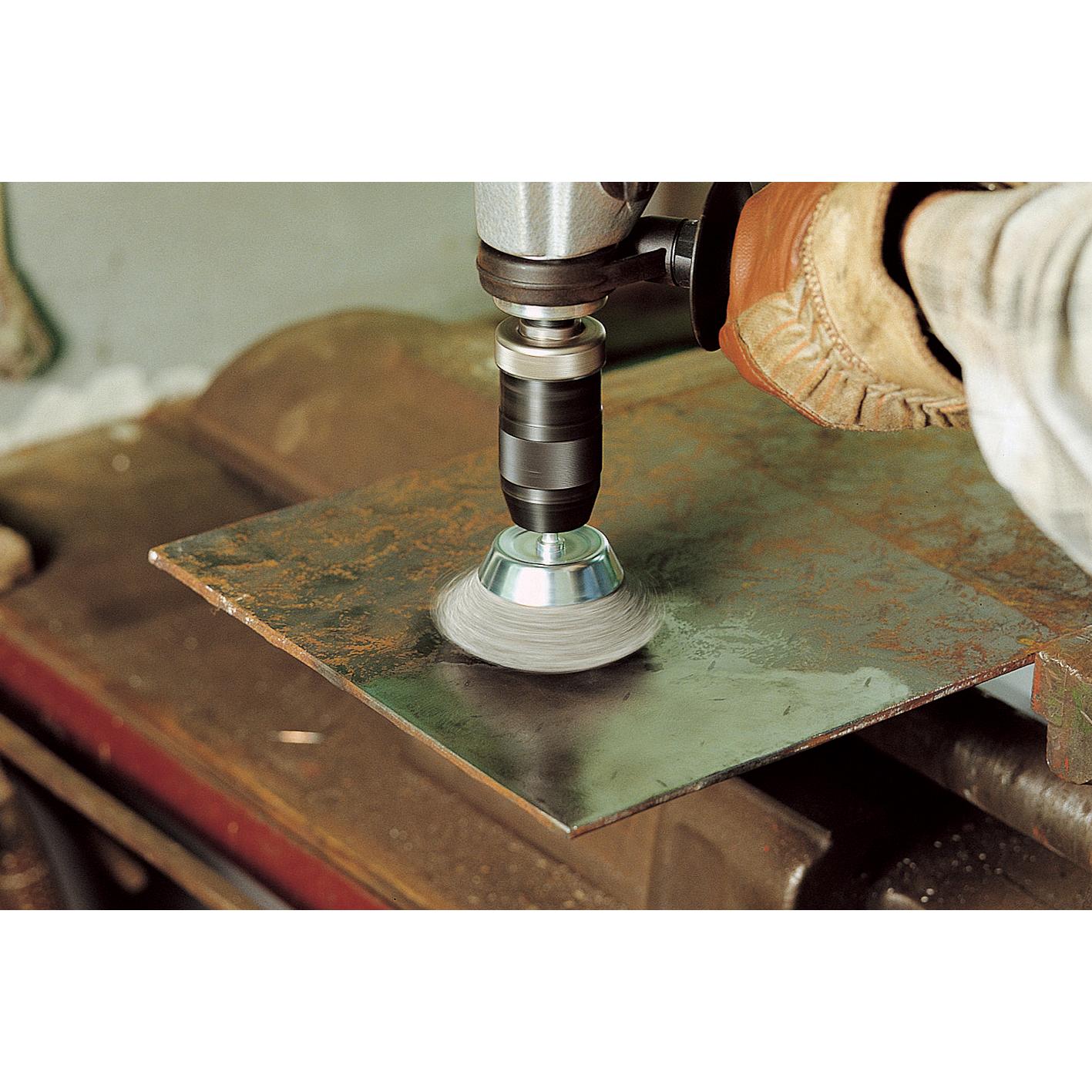 Escova metálica tipo copo para berbequim, haste sextavada de 1/4" (6,35 mm)