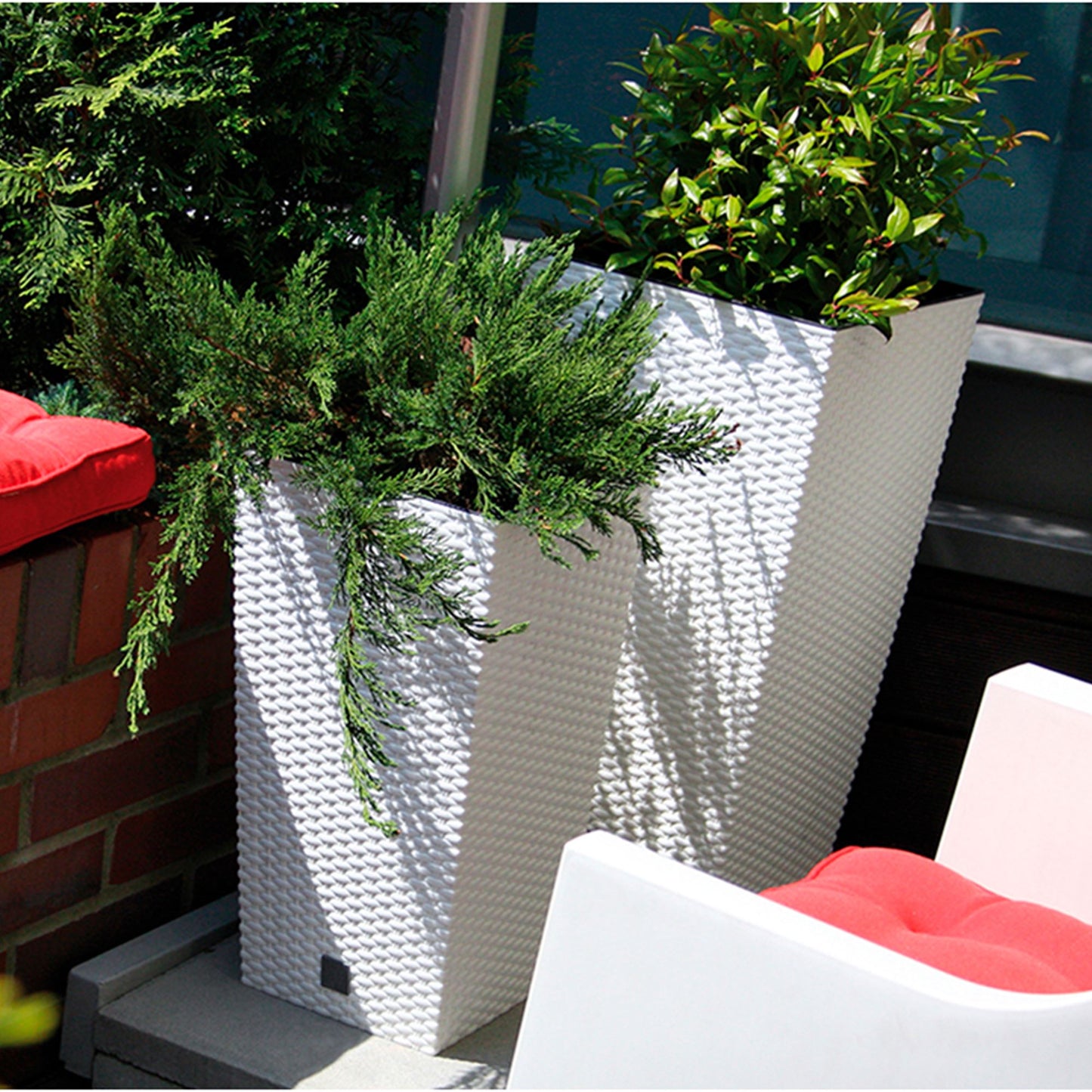 Maceta Alta Cuadrada 19 L Prosperplast Rato Square  De Plástico Con Depósito En Color Blanco, 45 (alto) X 24 (ancho) X 24 (profundo) Cms