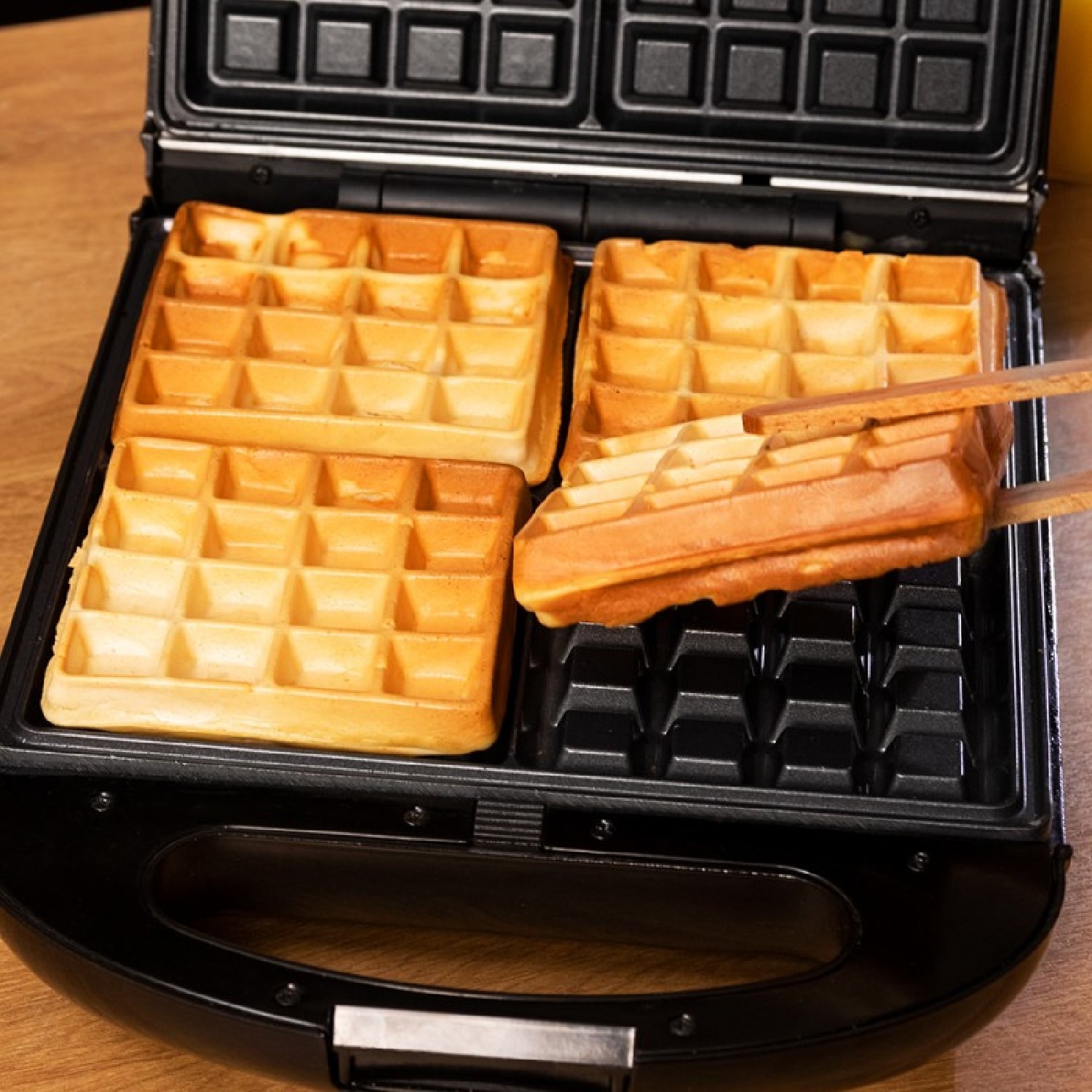 Sandwichera Rock'ntoast Family Waffle. 1500 W, Capacidad 4 Gofres, Revestimiento Antiadherente, Sistema Giratorio 180º, Rapidez De Calentamiento, Ac_2