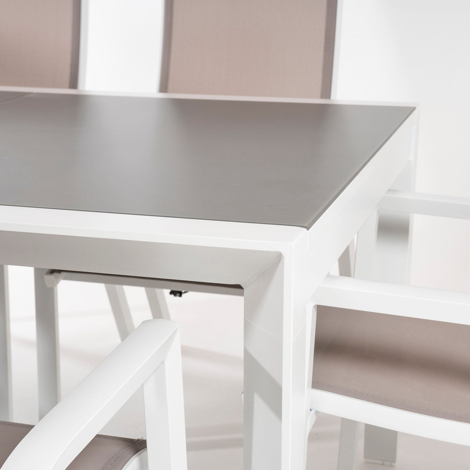 Conjunto De Jardín, Mesa Extensible 160/210 Cm Y 6 Sillones Reclinables, Aluminio Blanco, Textilene Taupé, Cristal Mate, Templado Y Grueso Color Taupé_4