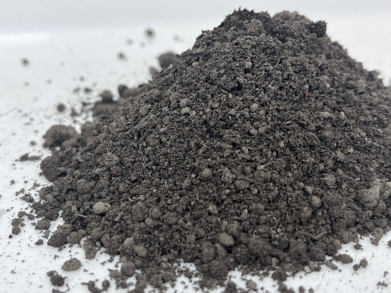 Humus Y Basalto Enmienda Organo-mineral Premium / Saco 15 L._1