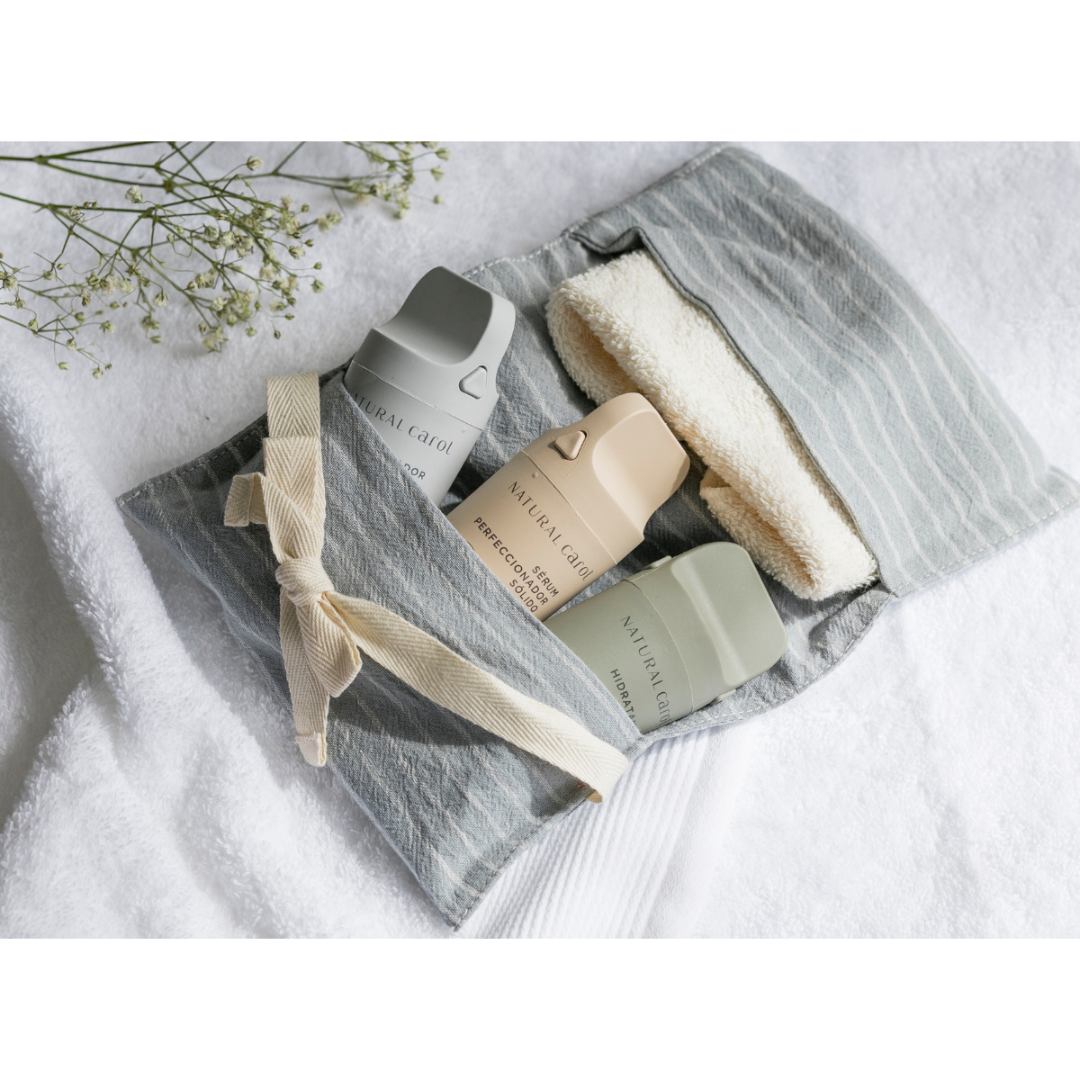 Necessaire com 3 sticks de cuidado facial Natural Carol