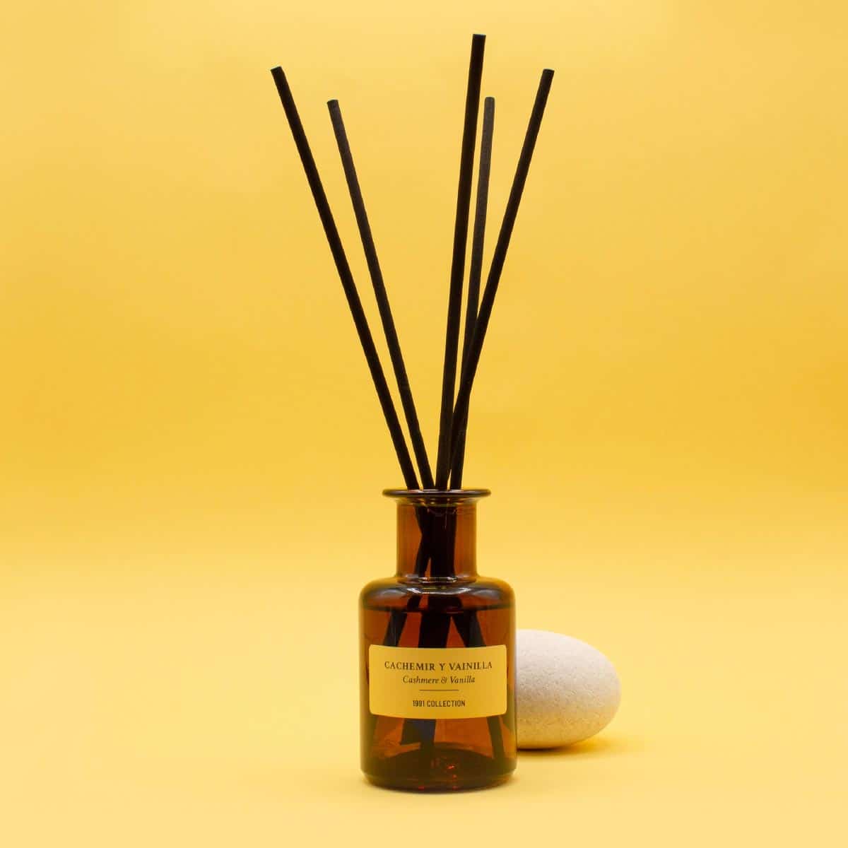 Ambientador Mikado Cachemir y Vainilla 1991 100 ml | Difusor de Varillas | Fragancia Dulce y Elegante | Hogar_3