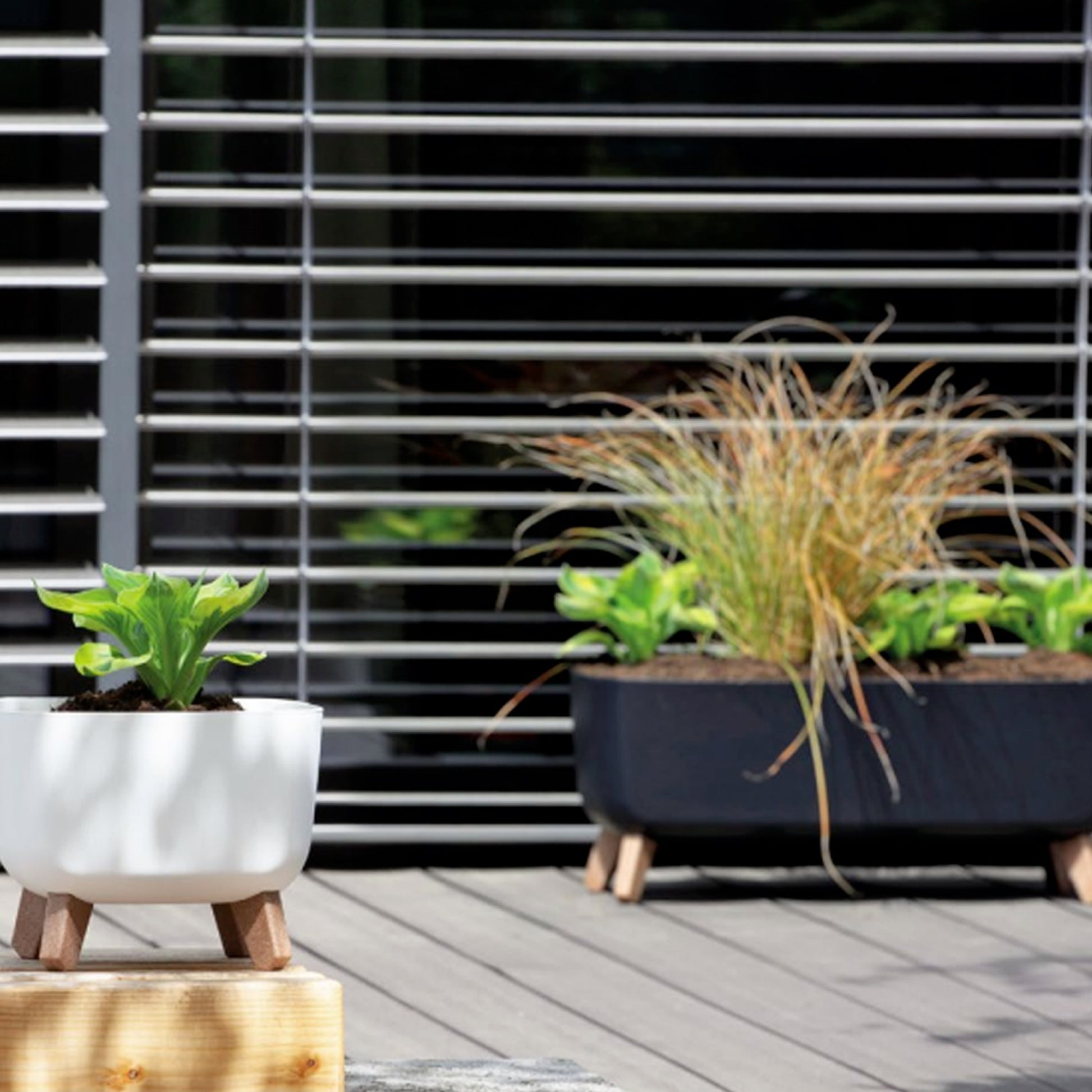 Macetero Color Antracita,sin Depósito , Colección Gracia De 23,5 X 23,5 X 15,5 Cm, Capacidad De 3,8 L.