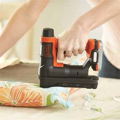 Agrafador e Pregador Black + Decker 12V