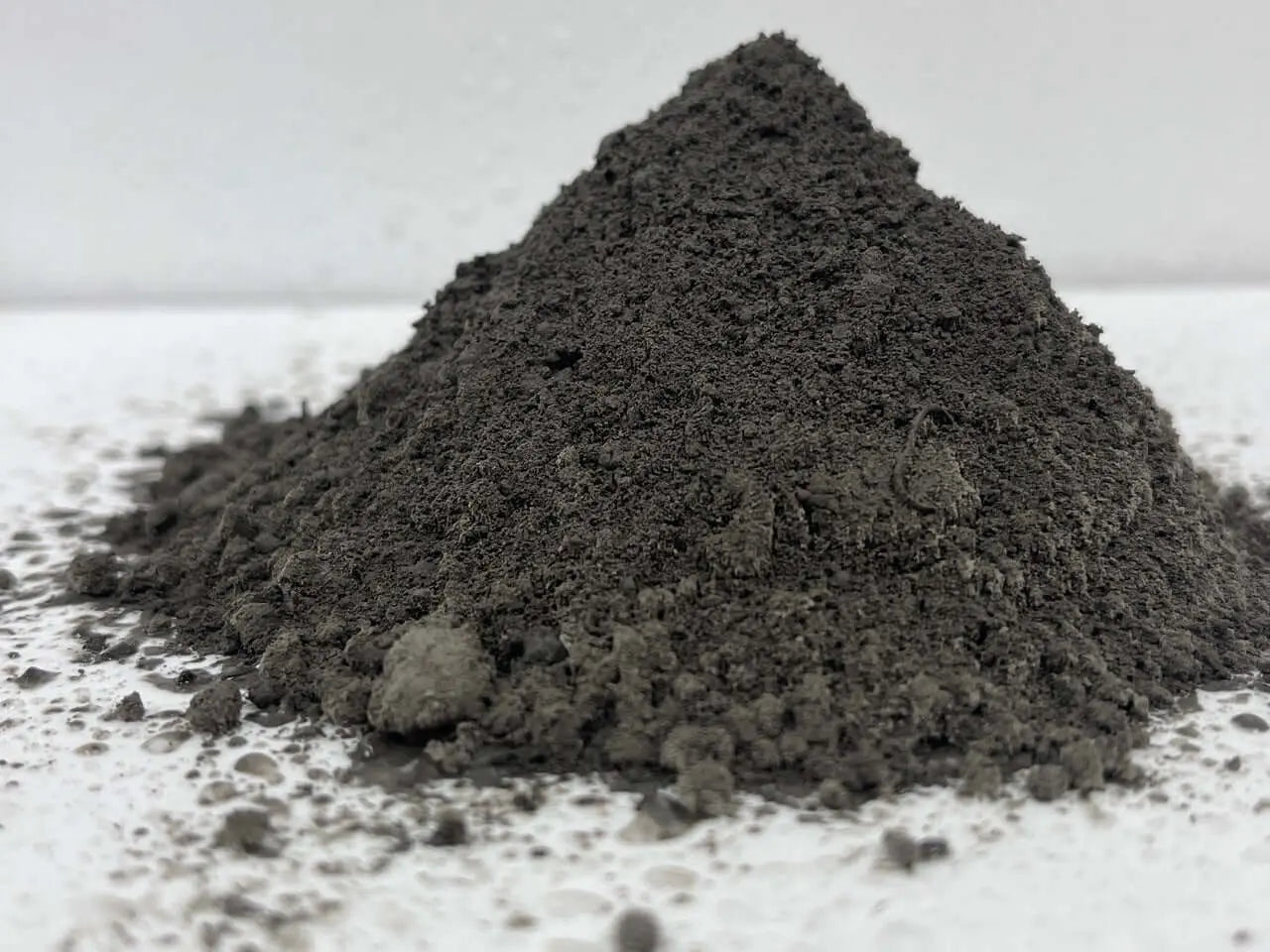 Basalto Y Humus | Enmienda Mineral Con Microbiota / Big Bag 1000 Kg 700 L_1