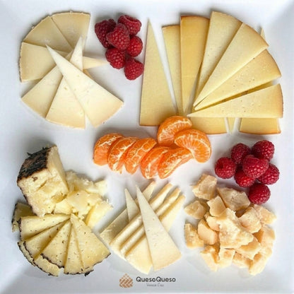 Quesoqueso® Caja De Quesos Gourmet Regalo | 5 Cuñas Queso Parmesano, Payoyo, Idiazabal, Andaluz Y Con Miel Y Oregano_2