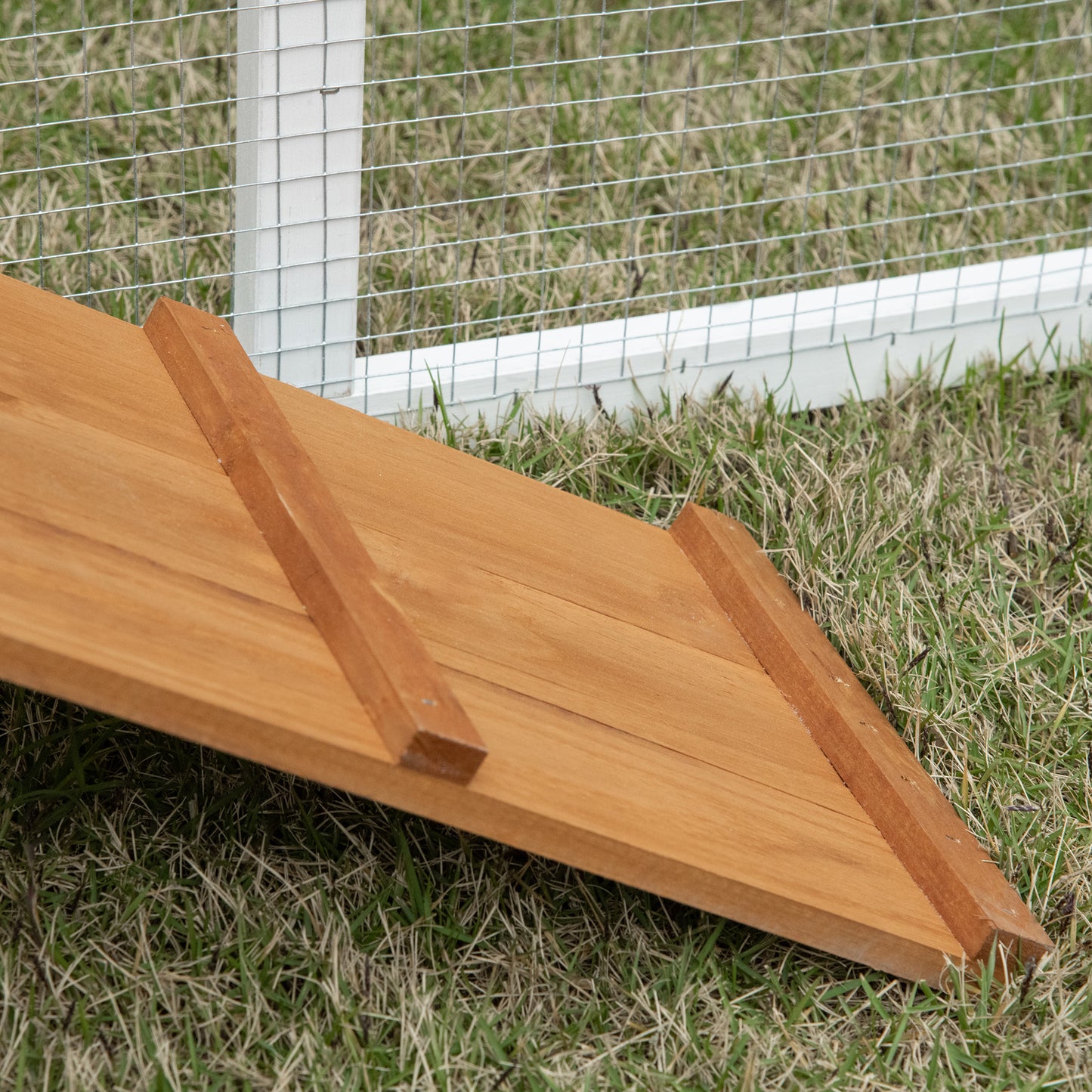 Pawhut Gallinero De Madera Exterior Para 2-4 Gallinas Con Nido Y Techo Abatible_3