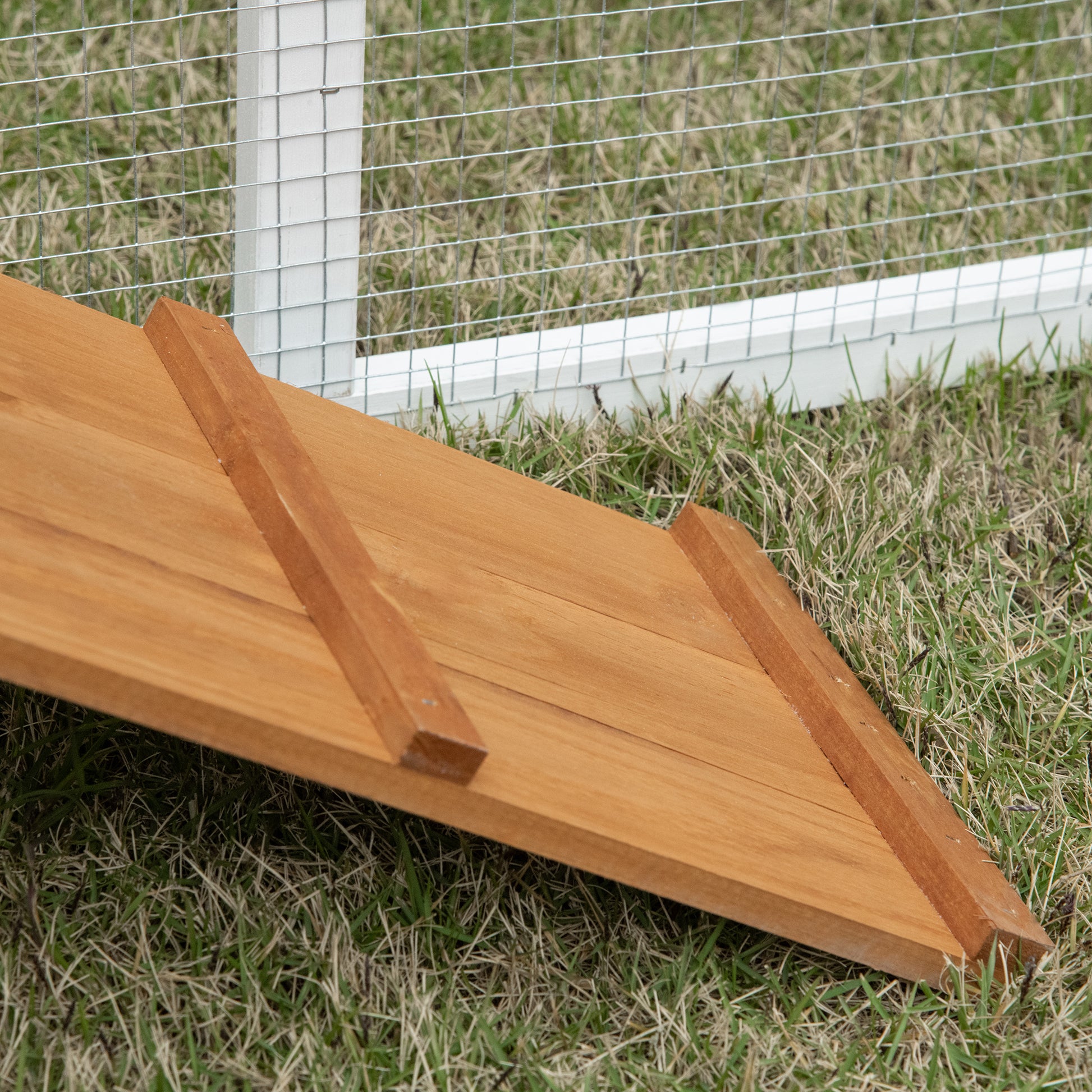 Pawhut Gallinero De Madera Exterior Para 2-4 Gallinas Con Nido Y Techo Abatible_3